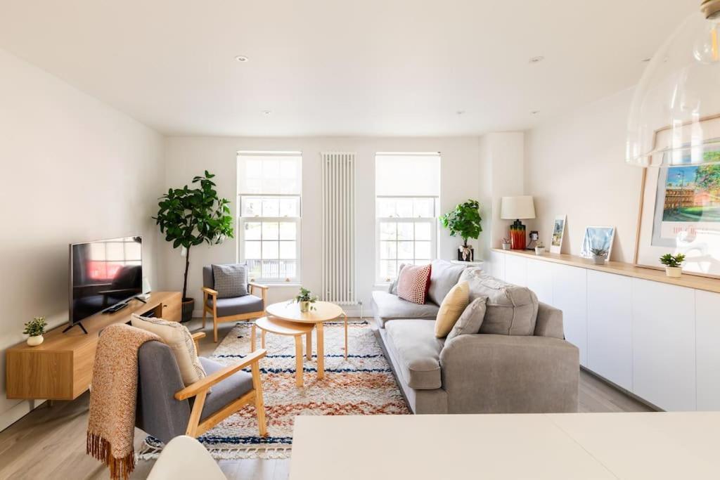 Premium Central House W Parking - Walk Everywhere Bath Exterior photo