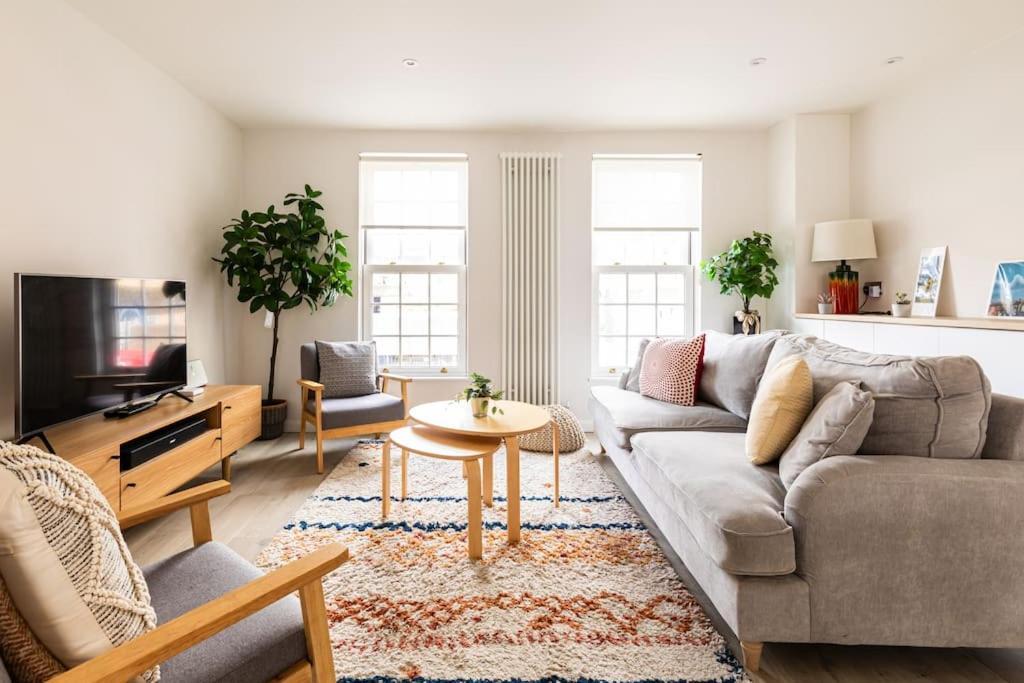 Premium Central House W Parking - Walk Everywhere Bath Exterior photo