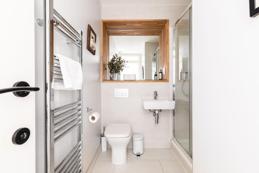 Premium Central House W Parking - Walk Everywhere Bath Exterior photo